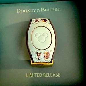 D&B Disney MagicBand Lady & The Tramp